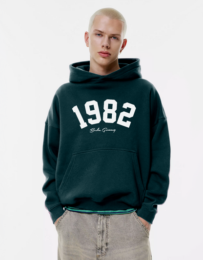 1982 OVERSIZED FIT HOODIE