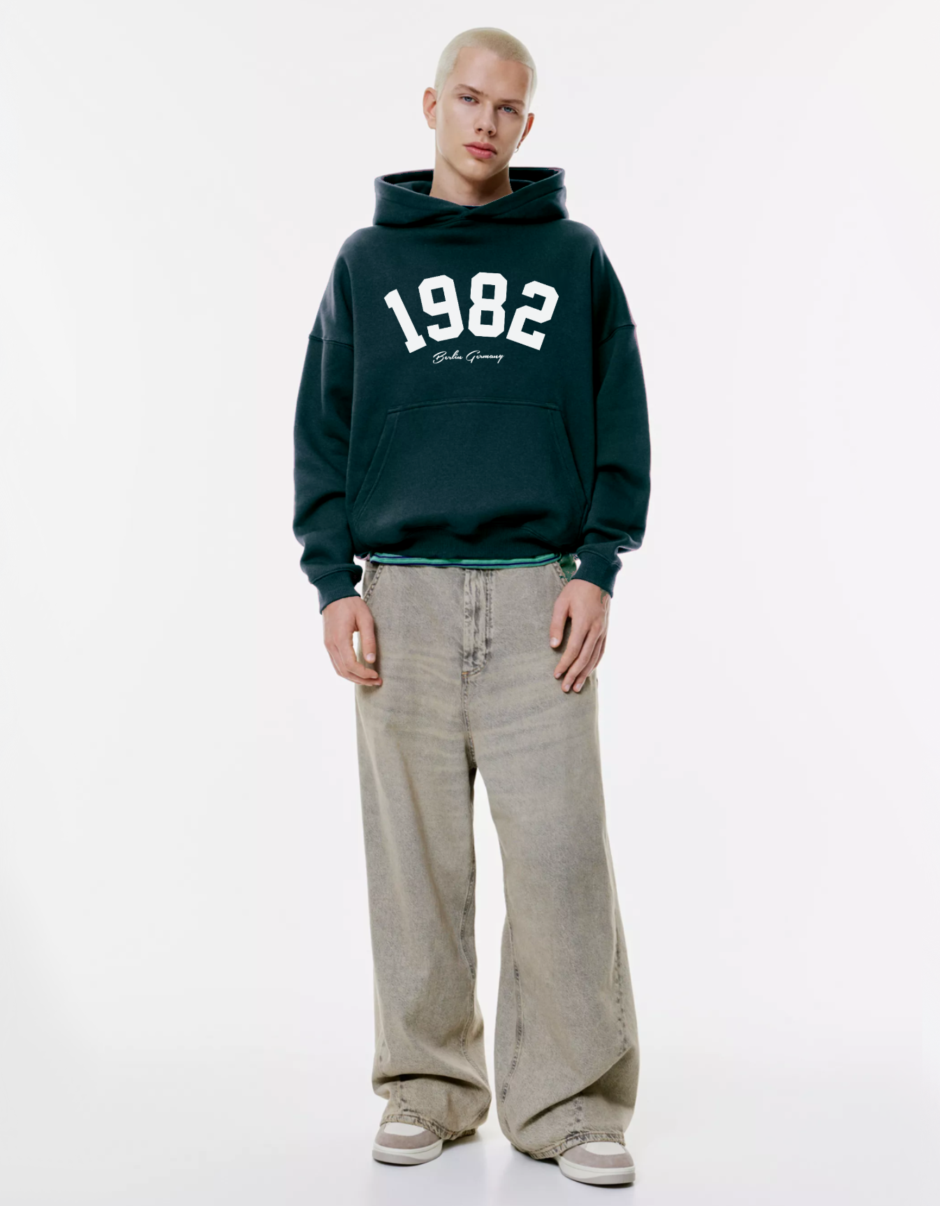 1982 OVERSIZED FIT HOODIE
