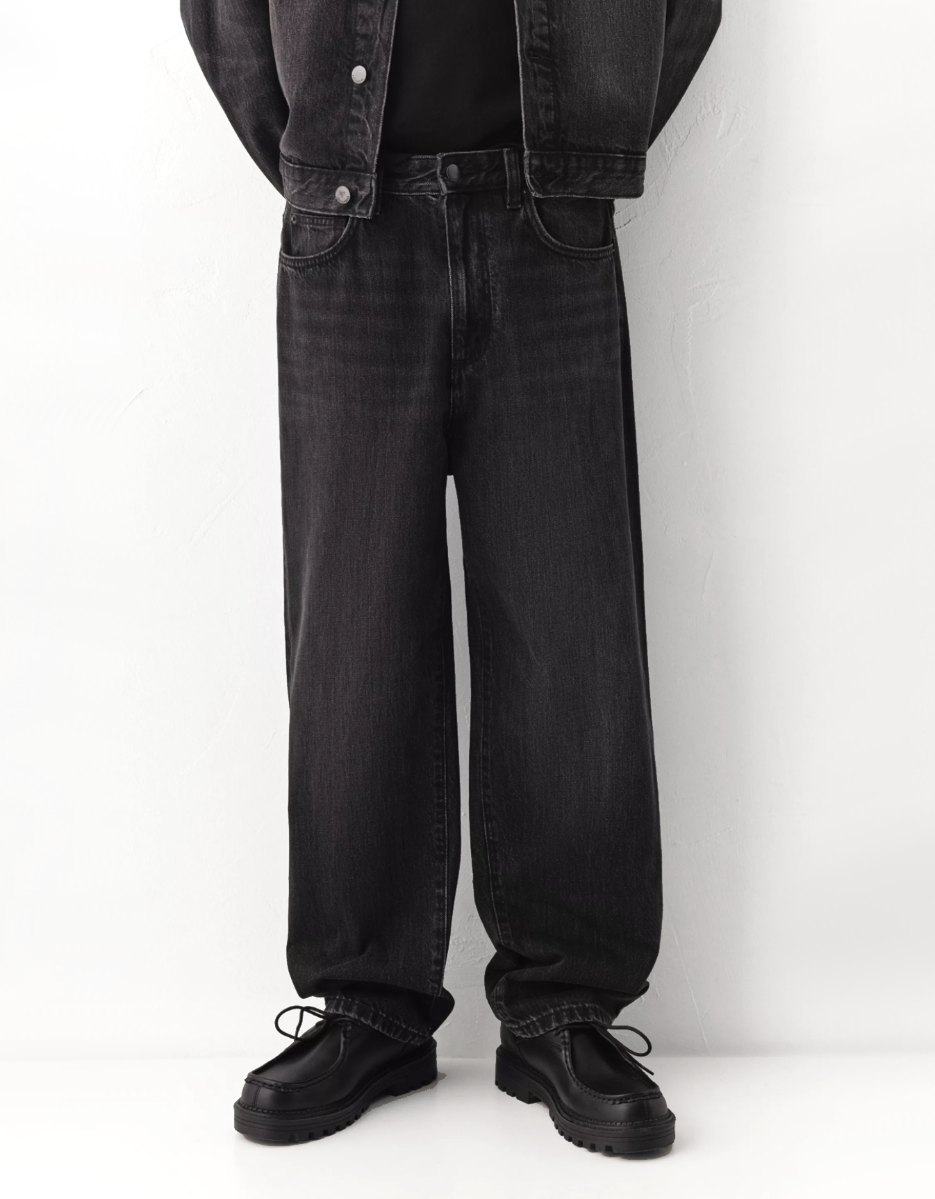 BLACK WASHED BAGGY JEANS