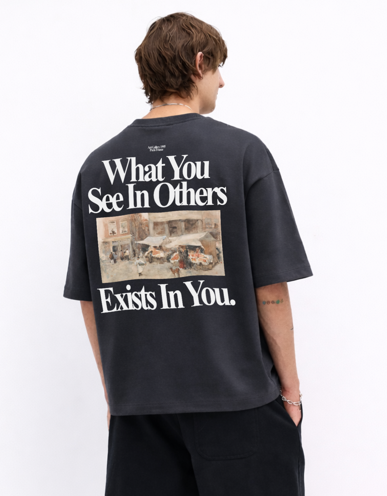 ART GALLERY OVERSIZED FIT T-SHIRT